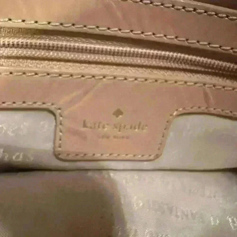 Kate Spade Cross Body /Shoulder Bag.  Pre Owned in Very good condition. - Picture 7 of 8